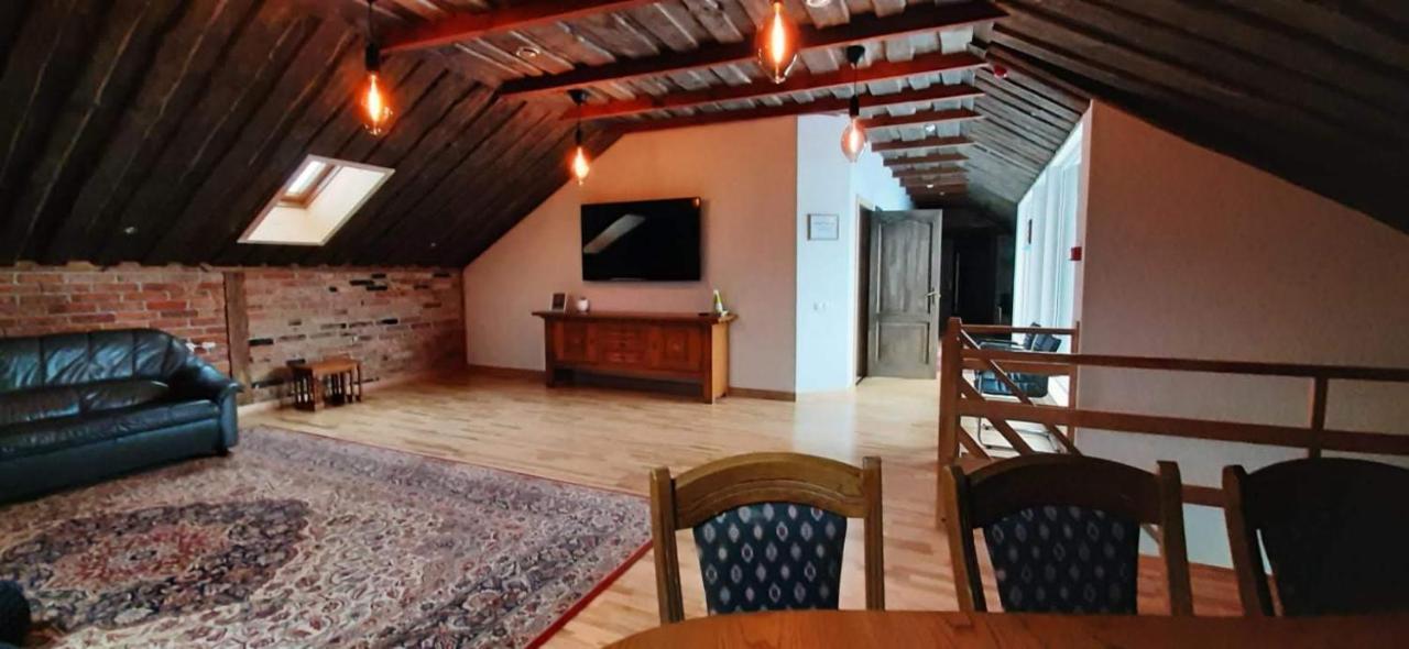 Metras Maja Hotel Aizpute Kültér fotó