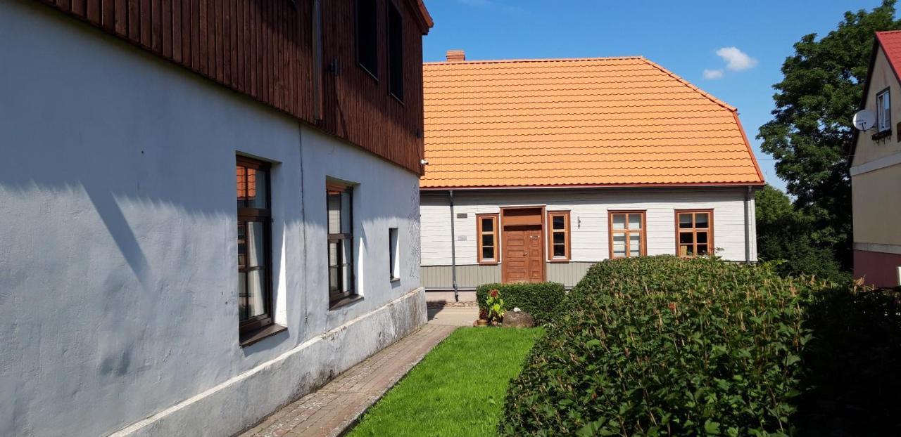 Metras Maja Hotel Aizpute Kültér fotó