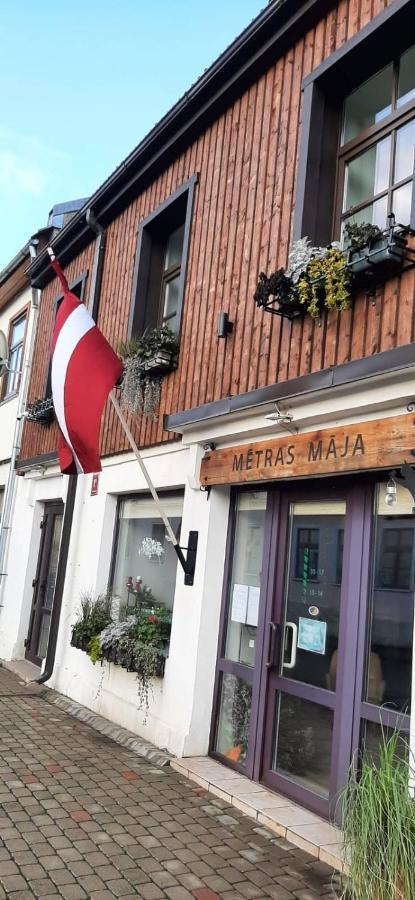 Metras Maja Hotel Aizpute Kültér fotó