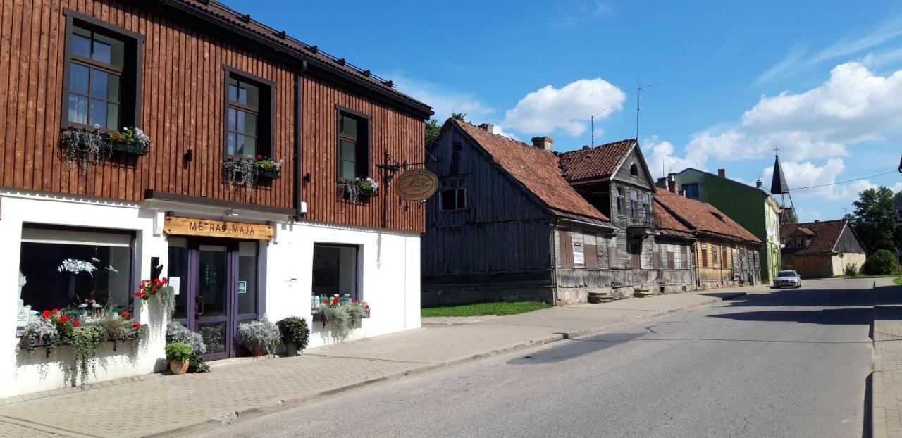 Metras Maja Hotel Aizpute Kültér fotó
